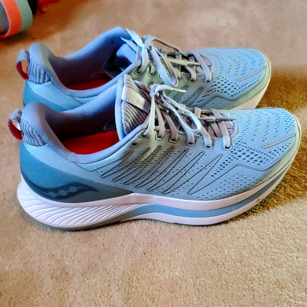 Saucony Endorphin Shift